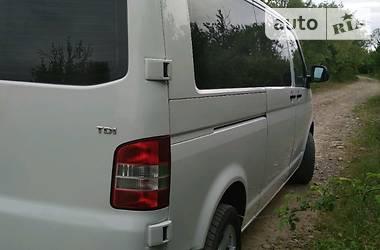 Вантажопасажирський фургон Volkswagen Transporter 2011 в Стрию