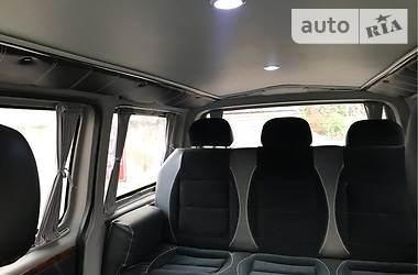 Вантажопасажирський фургон Volkswagen Transporter 2011 в Чернівцях