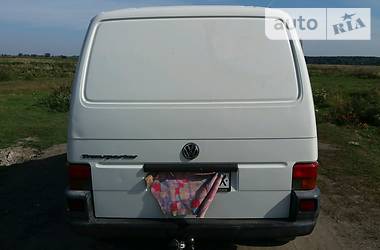 Грузопассажирский фургон Volkswagen Transporter 2000 в Червонограде