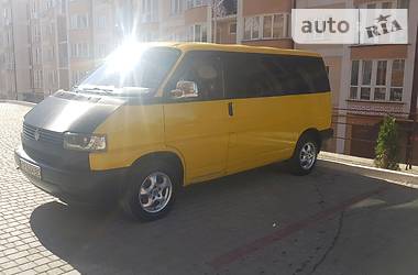 Грузопассажирский фургон Volkswagen Transporter 2000 в Черновцах