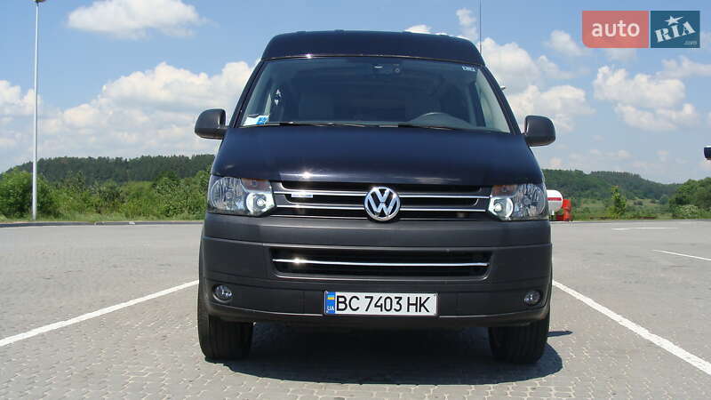 Минивэн Volkswagen Transporter 2015 в Николаеве