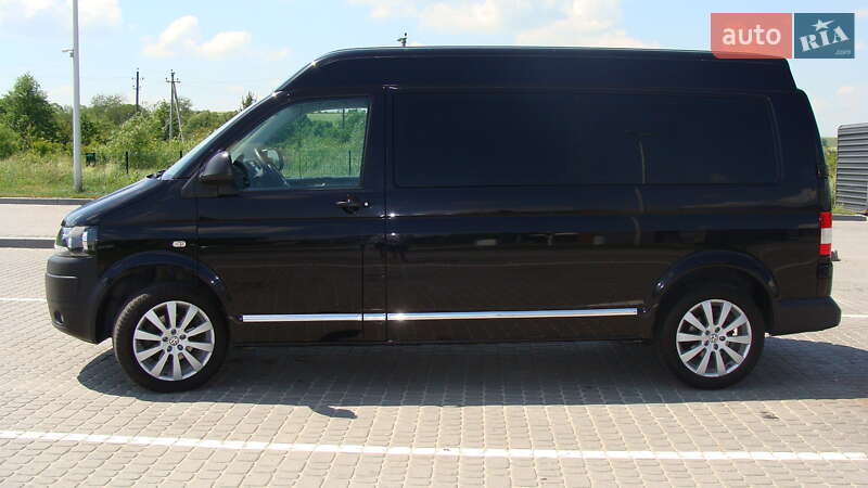 Минивэн Volkswagen Transporter 2015 в Николаеве