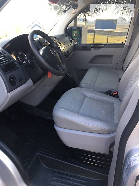 Вантажопасажирський фургон Volkswagen Transporter 2011 в Хусті