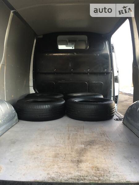 Вантажопасажирський фургон Volkswagen Transporter 2011 в Хусті