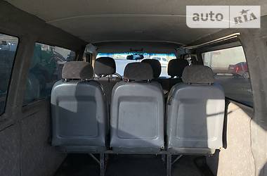 Вантажопасажирський фургон Volkswagen Transporter 2001 в 
