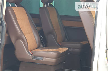 Вантажопасажирський фургон Volkswagen Transporter 2010 в 