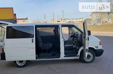 Вантажопасажирський фургон Volkswagen Transporter 2001 в 