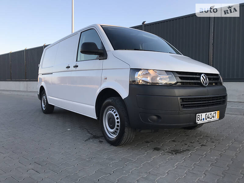 Вантажопасажирський фургон Volkswagen Transporter 2015 в Луцьку