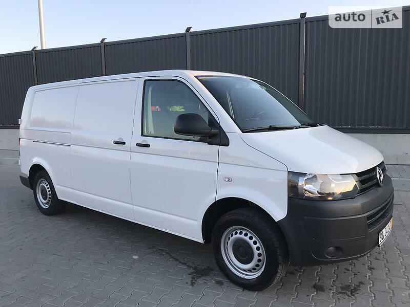 Вантажопасажирський фургон Volkswagen Transporter 2015 в Луцьку
