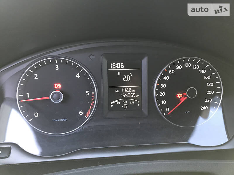 Вантажопасажирський фургон Volkswagen Transporter 2015 в Луцьку