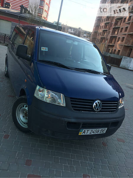 Мінівен Volkswagen Transporter 2004 в Івано-Франківську