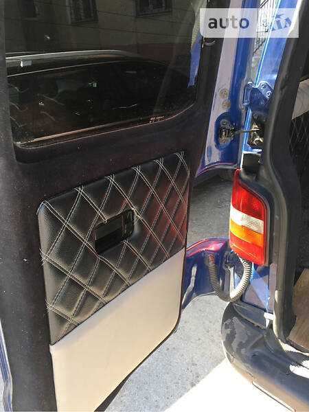 Мінівен Volkswagen Transporter 2004 в Івано-Франківську
