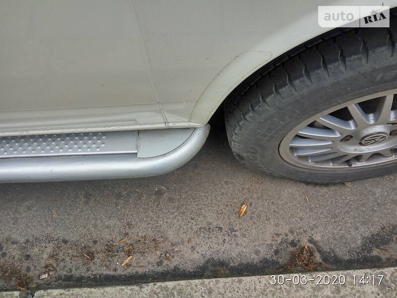 Вантажопасажирський фургон Volkswagen Transporter 2002 в Рівному