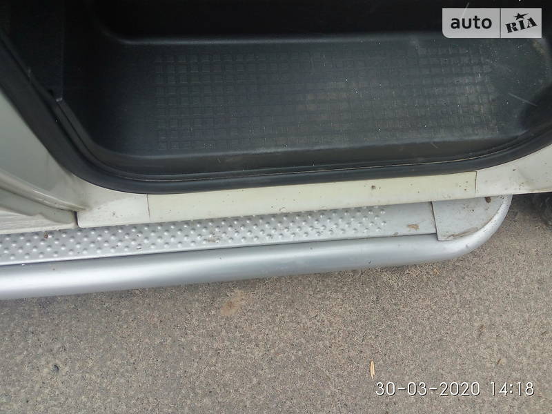 Вантажопасажирський фургон Volkswagen Transporter 2002 в Рівному