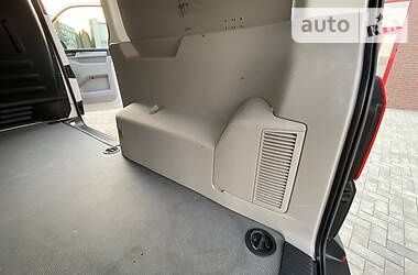 Мінівен Volkswagen Transporter 2015 в 