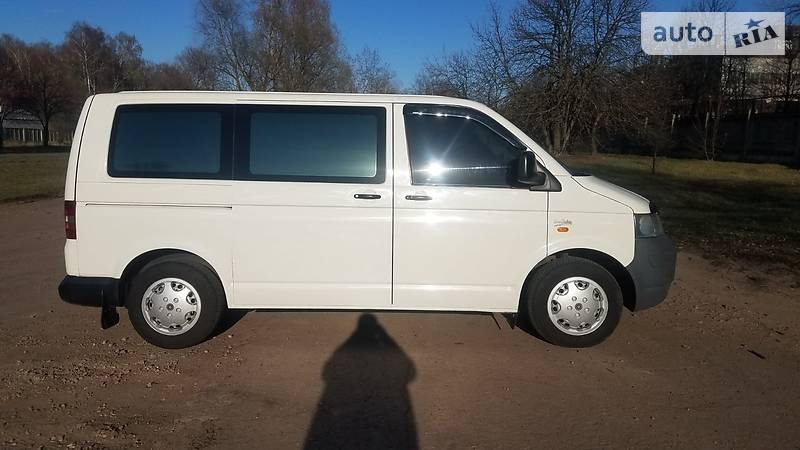 Вантажопасажирський фургон Volkswagen Transporter 2004 в Чернігові