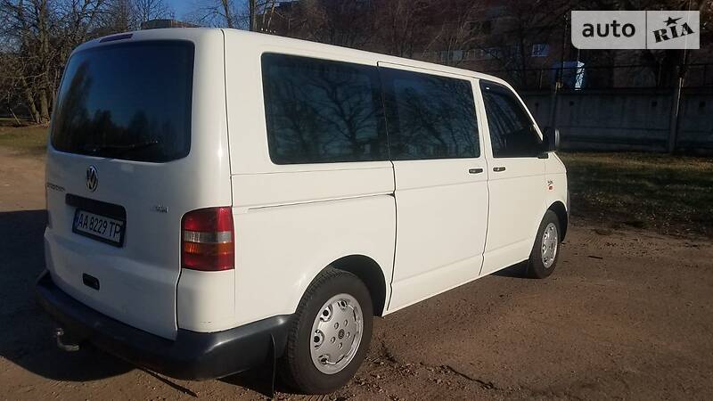 Вантажопасажирський фургон Volkswagen Transporter 2004 в Чернігові