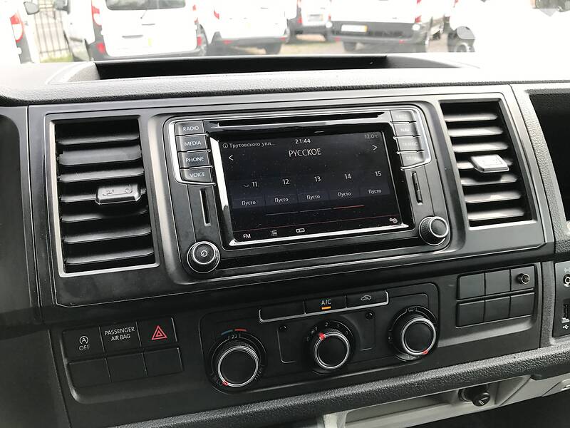 Вантажопасажирський фургон Volkswagen Transporter 2016 в Одесі