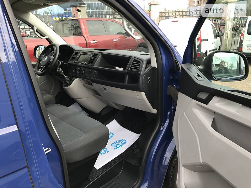 Вантажопасажирський фургон Volkswagen Transporter 2016 в Одесі