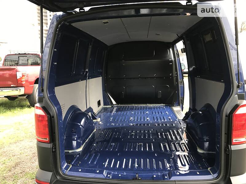 Вантажопасажирський фургон Volkswagen Transporter 2016 в Одесі