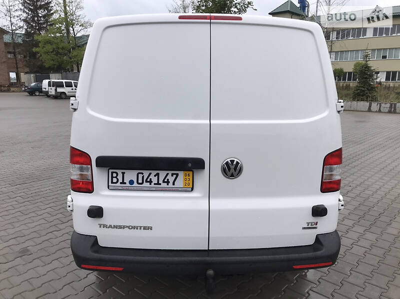 Вантажопасажирський фургон Volkswagen Transporter 2015 в Луцьку