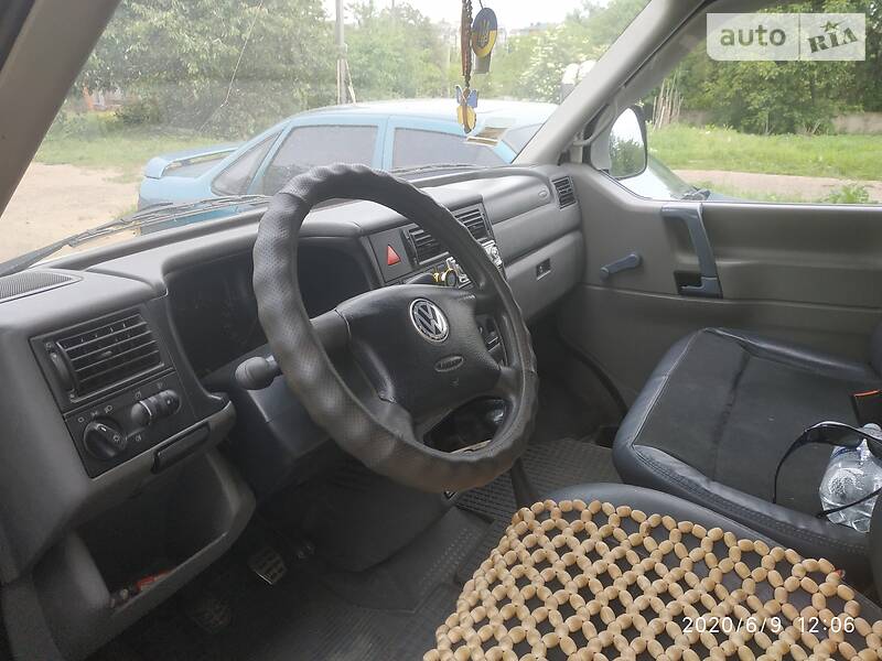 Седан Volkswagen Transporter 2001 в Чернівцях