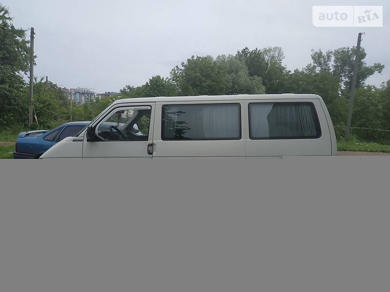 Седан Volkswagen Transporter 2001 в Чернівцях