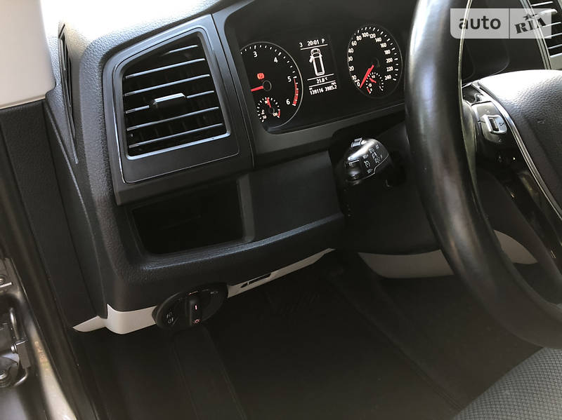 Вантажопасажирський фургон Volkswagen Transporter 2016 в Бучі