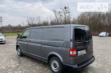 Универсал Volkswagen Transporter 2015 в Староконстантинове