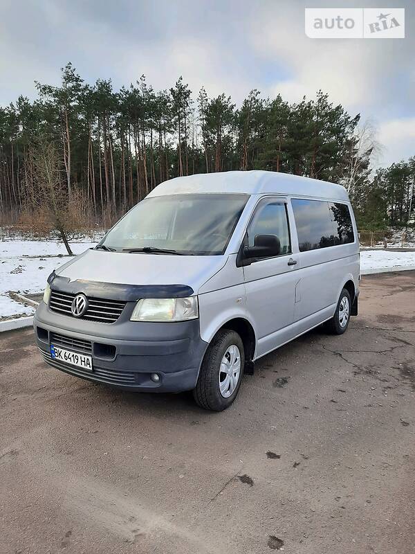 Вантажопасажирський фургон Volkswagen Transporter 2008 в Сарнах