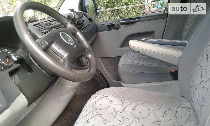 Мінівен Volkswagen Transporter 2006 в Глобиному