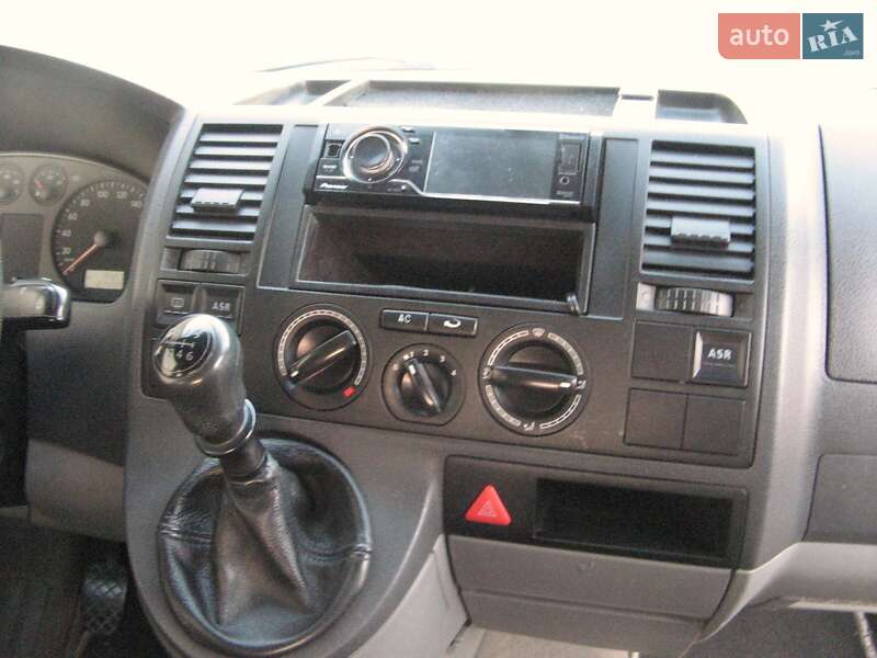 Минивэн Volkswagen Transporter 2004 в Ровно