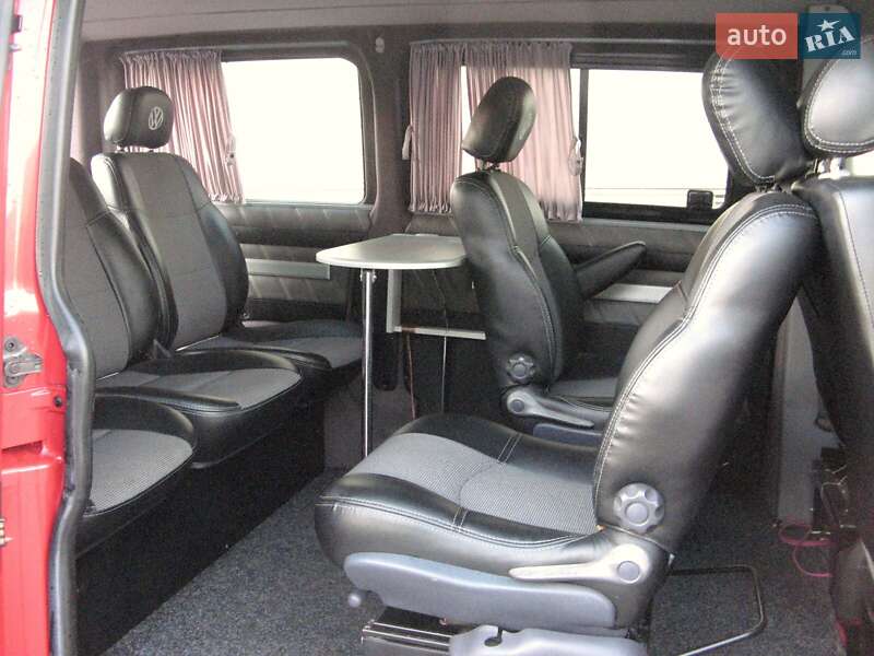 Минивэн Volkswagen Transporter 2004 в Ровно