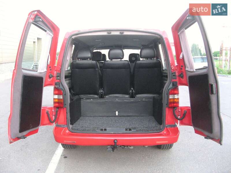 Минивэн Volkswagen Transporter 2004 в Ровно