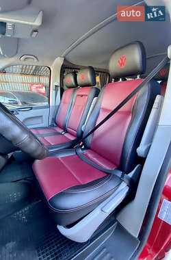 Минивэн Volkswagen Transporter 2011 в 