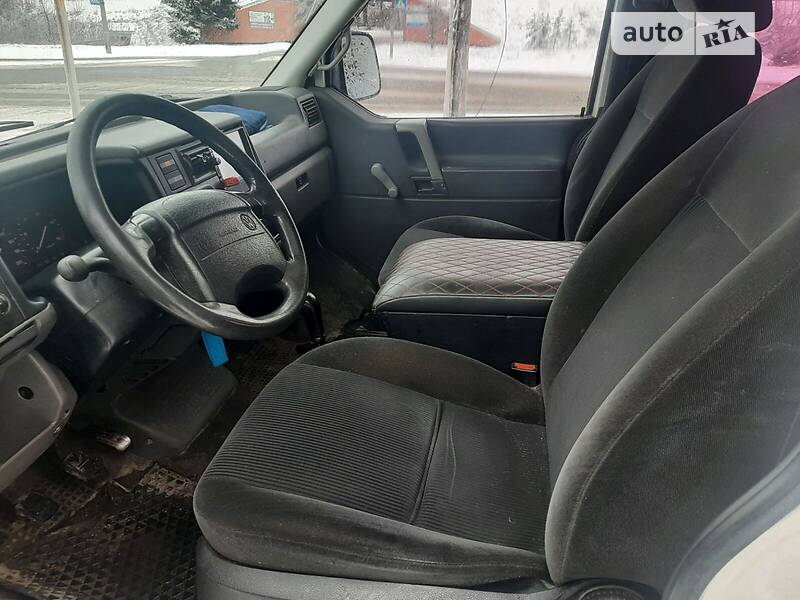 Универсал Volkswagen Transporter 1997 в Казатине