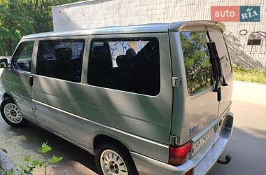Седан Volkswagen Transporter 2000 в 