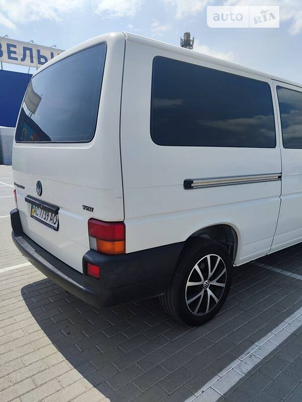 Универсал Volkswagen Transporter 2003 в Нововолынске