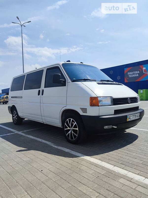 Универсал Volkswagen Transporter 2003 в Нововолынске