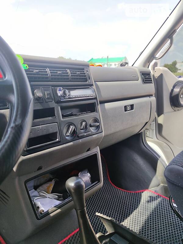 Универсал Volkswagen Transporter 2003 в Нововолынске