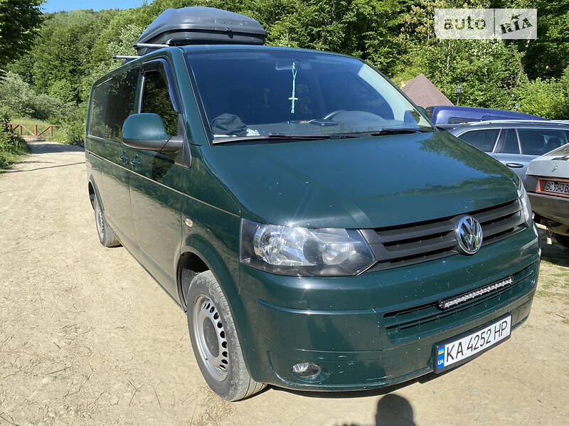 Грузопассажирский фургон Volkswagen Transporter 2013 в Киеве