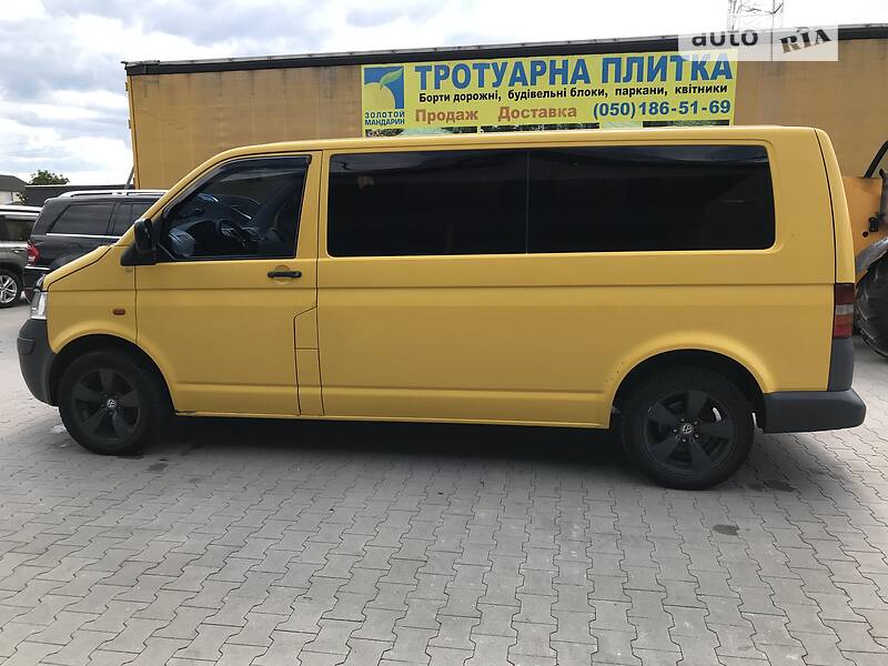 Мінівен Volkswagen Transporter 2004 в Сарнах