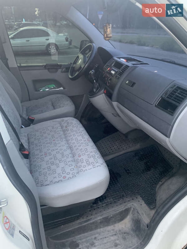 Грузовой фургон Volkswagen Transporter 2007 в Днепре