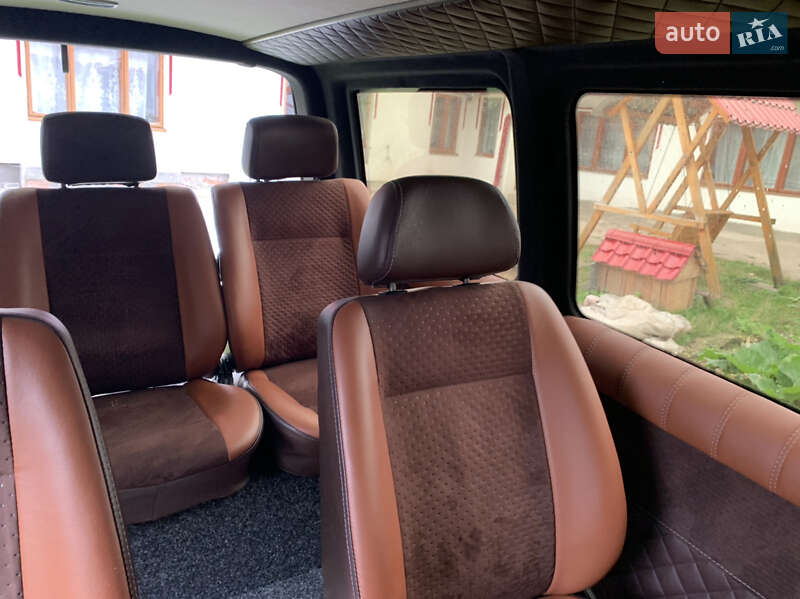 Минивэн Volkswagen Transporter 2006 в Городенке