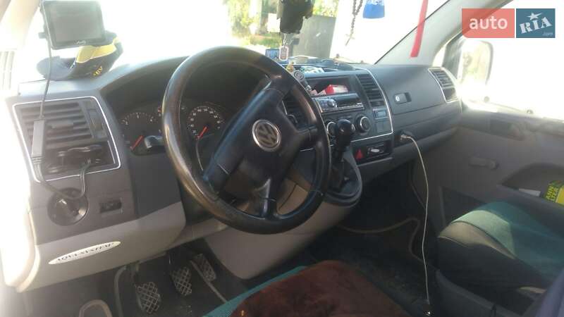 Минивэн Volkswagen Transporter 2006 в Черновцах