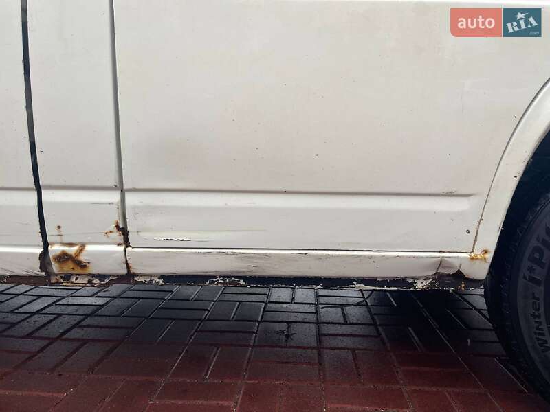 Минивэн Volkswagen Transporter 2003 в Ровно