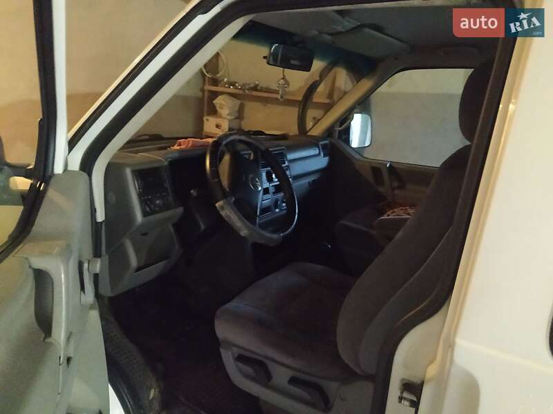 Универсал Volkswagen Transporter 2001 в Ужгороде