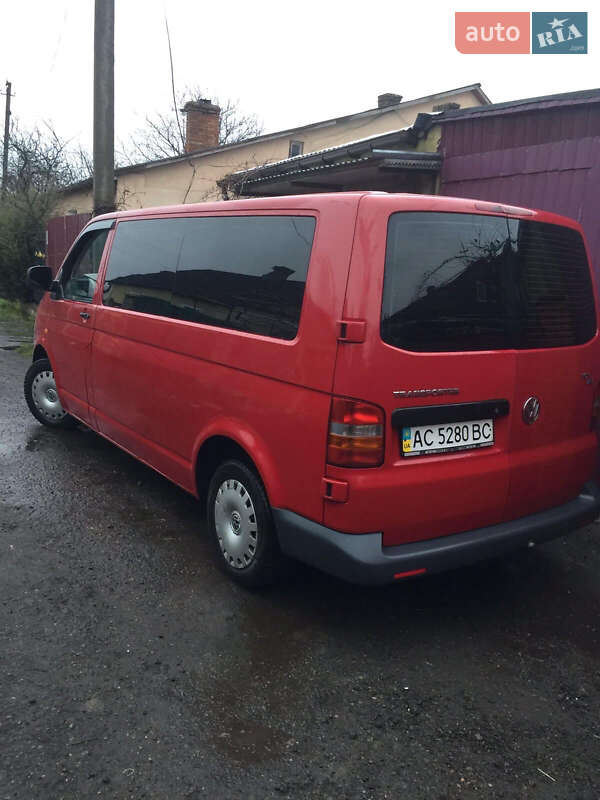 Минивэн Volkswagen Transporter 2004 в Нововолынске