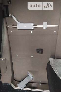 Бронированный автомобиль Volkswagen Transporter 2014 в 