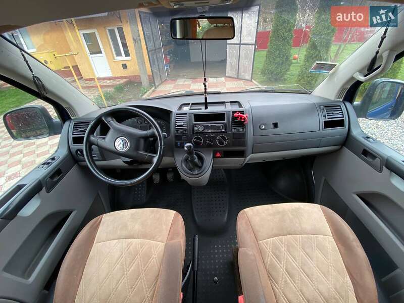 Минивэн Volkswagen Transporter 2004 в Черновцах